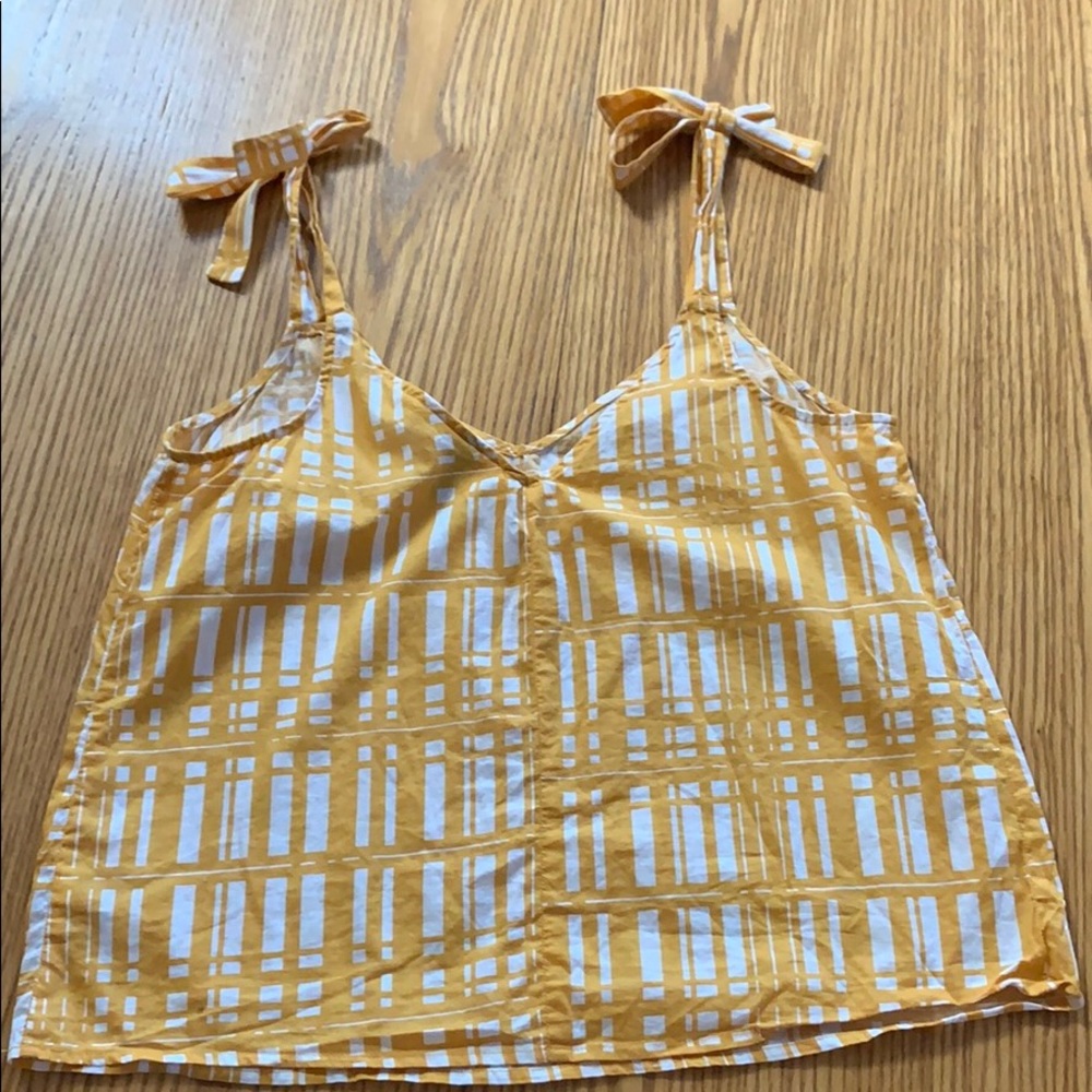 Universal Thread Top, Gold and White, Size M